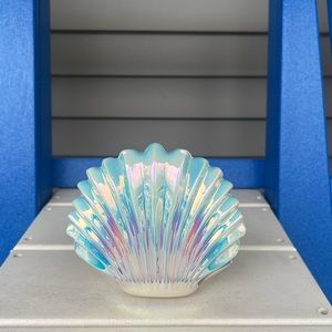 Bath and body works Clam shell 3 wick candle holder